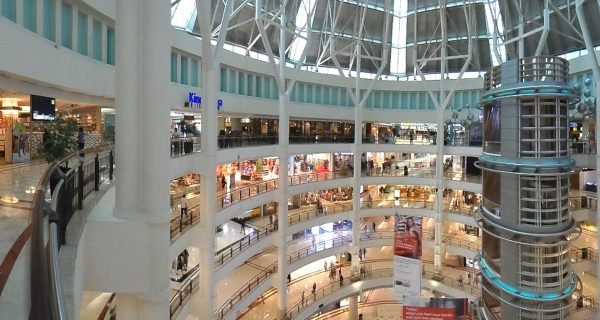 Galeria handlowa Lubostroń w Krakowie na Ruczaju